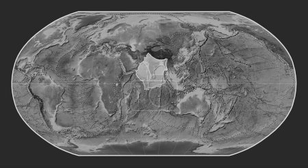 Téléchargez les photos : Plaque tectonique indienne sur la carte d'élévation en niveaux de gris dans la projection Robinson centrée méridionale. Limites des autres plaques - en image libre de droit