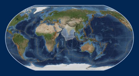 Téléchargez les photos : Plaque tectonique indienne sur la carte satellite Blue Marble dans la projection Robinson centrée méridionale. Distribution des volcans connus - en image libre de droit