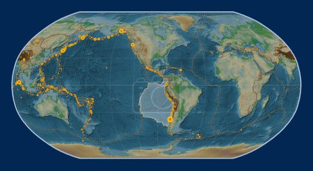 Foto de Placa tectónica de Nazca en el mapa de elevación física en la proyección de Robinson centrada meridionalmente. Localizaciones de terremotos de magnitud superior a 6,5 registradas desde principios del siglo XVII - Imagen libre de derechos