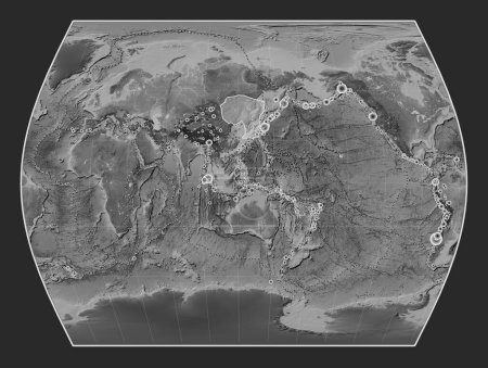 Foto de Placa tectónica Amur en el mapa de elevación a escala de grises en la proyección Times centrada meridionalmente. Localizaciones de terremotos de magnitud superior a 6,5 registradas desde principios del siglo XVII - Imagen libre de derechos