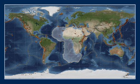 Téléchargez les photos : Plaque tectonique africaine sur la carte satellite Blue Marble dans la projection oblique cylindrique de Patterson centrée méridionale et latitudinale. Distribution des volcans connus - en image libre de droit