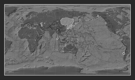 Téléchargez les photos : Plaque tectonique murale sur la carte d'élévation bilevel dans la projection cylindrique Patterson centrée méridionale. Lieux des tremblements de terre de plus de 6,5 magnitude enregistrés depuis le début du 17ème siècle - en image libre de droit