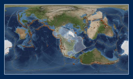 Téléchargez les photos : Plaque tectonique nord-américaine sur la carte satellite Blue Marble dans la projection oblique cylindrique de Patterson centrée méridionale et latitudinale. Distribution des volcans connus - en image libre de droit
