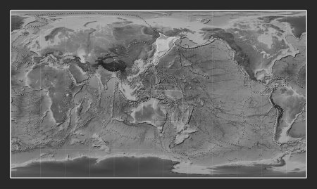 Téléchargez les photos : Plaque tectonique Okhotsk sur la carte d'élévation en niveaux de gris dans la projection cylindrique de Patterson centrée méridionale. Limites des autres plaques - en image libre de droit