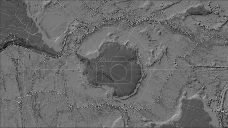 Foto de Límites de placas tectónicas adyacentes a la placa tectónica de la Antártida en el mapa de elevación bilevel en la proyección cilíndrica (oblicua) de Patterson - Imagen libre de derechos