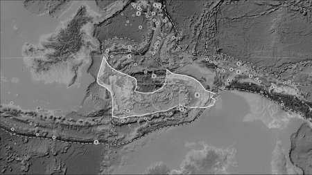 Téléchargez les photos : Emplacements des tremblements de terre à proximité de la plaque tectonique de la mer de Banda de plus de magnitude 6,5 enregistrés depuis le début du XVIIe siècle sur la carte d'élévation en niveaux de gris dans la projection cylindrique (oblique) de Patterson - en image libre de droit