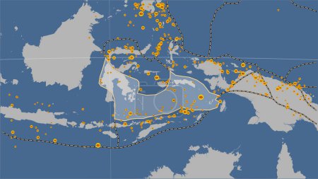 Foto de Localizaciones de terremotos en las proximidades de la placa tectónica del Mar de Banda superior a la magnitud 6.5 registrada desde principios del siglo XVII en el mapa de contorno sólido en la proyección cilíndrica (oblicua) de Patterson - Imagen libre de derechos