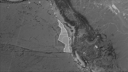 Téléchargez les photos : Limites des plaques tectoniques adjacentes à la plaque tectonique Juan de Fuca sur la carte d'élévation en niveaux de gris dans la projection cylindrique (oblique) Patterson - en image libre de droit