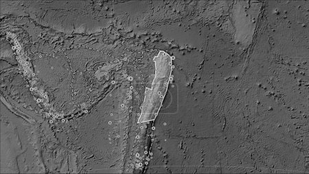 Téléchargez les photos : Limites des plaques tectoniques adjacentes à la plaque tectonique Tonga sur la carte d'élévation en niveaux de gris dans la projection cylindrique (oblique) Patterson - en image libre de droit