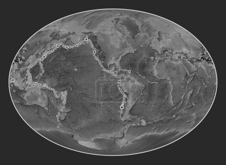 Foto de Ubicaciones de terremotos por encima de Richter 6.5 registradas desde principios del siglo XVII en el mapa de elevación a escala de grises del mundo en la proyección de Fahey centrada en la longitud del meridiano 90 oeste - Imagen libre de derechos