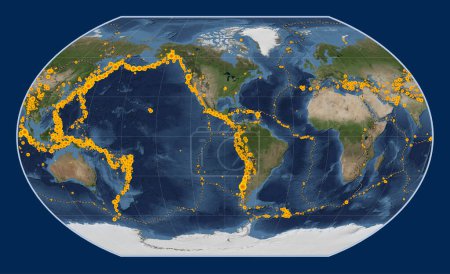 Foto de Ubicaciones de terremotos por encima de Richter 6.5 registrados desde principios del siglo XVII en el mapa satelital de mármol azul del mundo en la proyección de Kavrayskiy VII centrada en la longitud del meridiano 90 oeste - Imagen libre de derechos