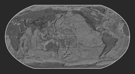 Téléchargez les photos : Limites des plaques tectoniques sur la carte d'altitude bilevel mondiale dans la projection Robinson centrée sur la ligne de date - en image libre de droit