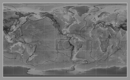 Foto de Límites de placas tectónicas en un mapa a escala de grises del mundo en la proyección Compact Miller centrada en la longitud meridiano-90 oeste - Imagen libre de derechos