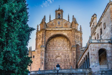 Téléchargez les photos : Couvent de San Esteban dans la ville de Salamanque, en Espagne. Photo de haute qualité - en image libre de droit