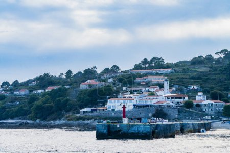 Téléchargez les photos : Ons Island, Pontevedra, Espagne, 7 septembre 2023. Amarrage des bateaux sur l'île Ons, à Pontevedra, Galice. Photo de haute qualité - en image libre de droit