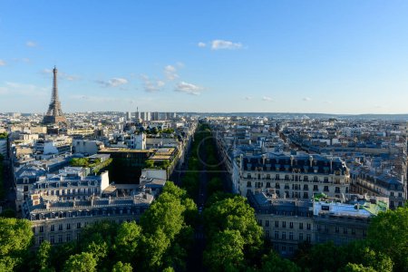 Photo for This landscape photo was taken, in Europe, in France, in ile de France, in Paris, in summer. You can see Avenue Kleber, the Eiffel Tower and the Chaillot Trocadero district, under the sun. - Royalty Free Image