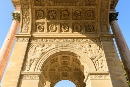 Photo for This landscape photo was taken, in Europe, in France, in ile de France, in Paris, in summer. We see the Arc de Triomphe du Carrousel, under the Sun. - Royalty Free Image