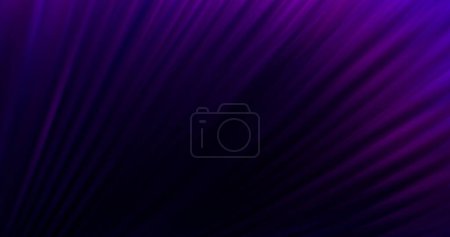 Foto de Música fondo abstracto. Rayos de gradiente de neón. Proyector de la fiesta de jazz. Rayo láser de color azul púrpura desenfocado sobre fondo de pantalla de espacio libre de textura acanalada negro oscuro. - Imagen libre de derechos