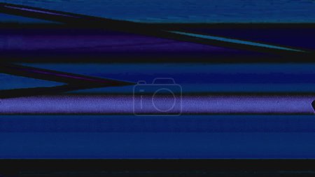 Téléchargez les photos : Bruit analogique VHS glitch. distorsion technologique. Bleu violet noir couleur rayures motif électronique erreur artefacts sombre abstrait illustration fond. - en image libre de droit