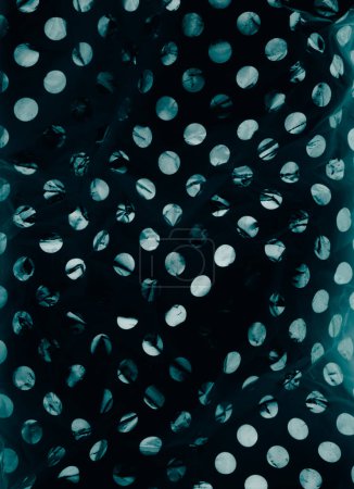 Foto de Fondo abstracto angustiado. Textura de lunares. Ruido grunge. Azul blanco negro color desgastado círculos patrón de tela sobre fondo abstracto ilustración oscura. - Imagen libre de derechos