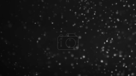 Téléchargez les photos : Chute de neige nocturne. Tempête de Blizzard. Illustration abstraite de particules de poussière volantes cristal de glace sur le ciel nocturne d'hiver flocons lumineux sur fond sombre. - en image libre de droit