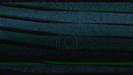 Foto de Falla de VHS. Ruido analógico. Una vieja distorsión televisiva. Color verde azul rayas de grano estáticas textura en negro oscuro abstracto espacio libre ilustración fondo. - Imagen libre de derechos