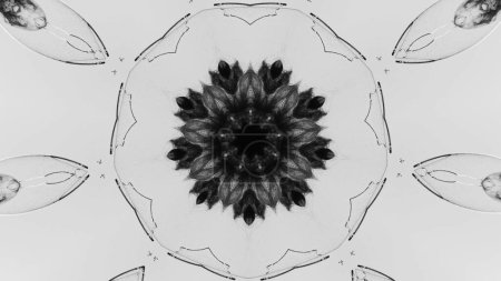 Foto de Adorno abstracto gráfico floral. Tinta negra en vidrio redondo roto con espejo patrón simétrico sobre fondo de ilustración de luz con espacio de copia. - Imagen libre de derechos