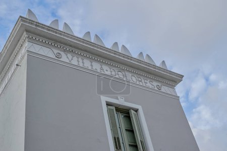 Foto de Arquitectura de Montevideo, edificio histórico perteneciente a la zona de Villa Dolores. Fue construido en 1894 - Imagen libre de derechos