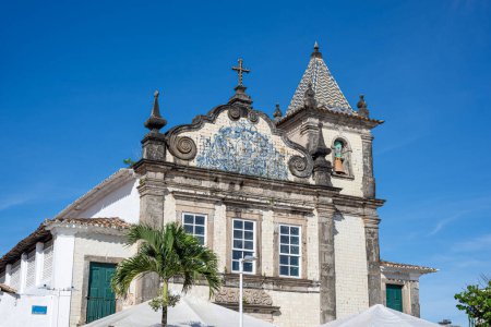Foto de Salvador, Bahia, Brasil - 31 de diciembre de 2021: Vista de la fachada de la iglesia Boa Viagem en la ciudad de Salvador, Bahia. - Imagen libre de derechos