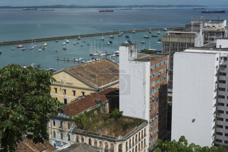Foto de Salvador, Bahía, Brasil - 07 de marzo de 2015: Vista de la Bahía de Todos los Santos en el centro histórico de la ciudad de Salvador, Bahía. - Imagen libre de derechos