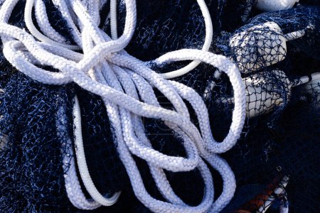Cuerda profesional de red de pesca almacenada. Pesca y ocio. Equipos náuticos.