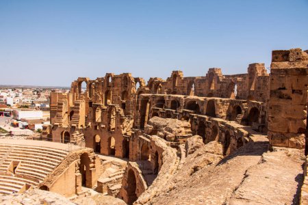 Blick auf das römische Amphitheater El Jem in Djem, Tunesien