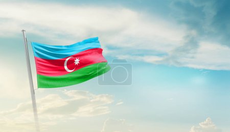 Foto de Azerbaiyán ondeando bandera en hermoso cielo. - Imagen libre de derechos