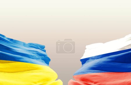 Téléchargez les photos : Ukraine et Russie agitant des drapeaux - en image libre de droit