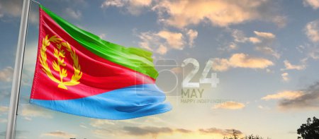 Foto de Eritrea ondeando bandera en el hermoso cielo con nubes - Imagen libre de derechos