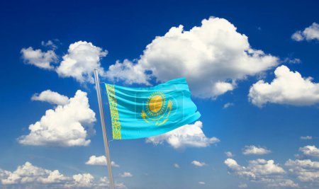 Foto de Kazajstán ondeando bandera en el hermoso cielo con nubes - Imagen libre de derechos