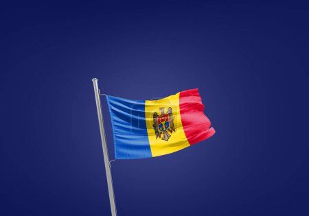 Foto de Bandera de Moldavia contra azul oscuro - Imagen libre de derechos