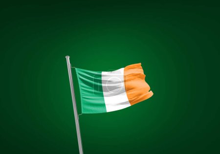 Foto de Bandera de Irlanda contra verde - Imagen libre de derechos