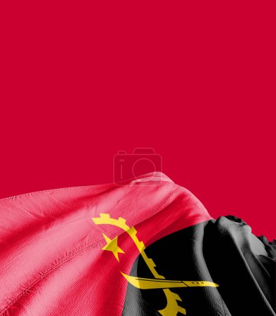 Téléchargez les photos : Drapeau Angola contre rouge - en image libre de droit