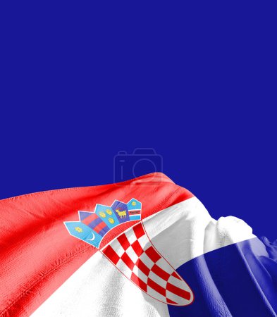 Téléchargez les photos : Drapeau Croatie contre bleu foncé - en image libre de droit