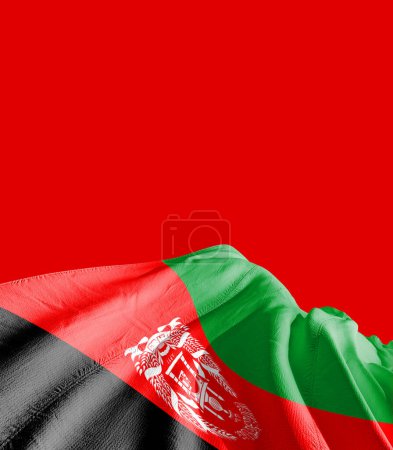 Téléchargez les photos : Drapeau Afghanistan contre rouge - en image libre de droit