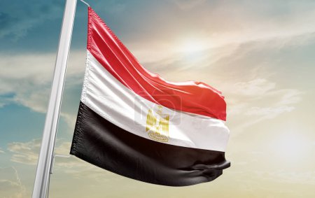 Téléchargez les photos : Egypt waving flag against sky - en image libre de droit