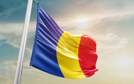 Foto de Romania waving flag against sky - Imagen libre de derechos