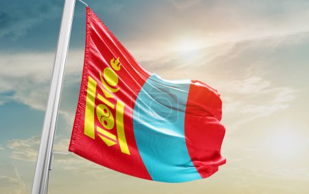 Téléchargez les photos : Mongolia waving flag against sky - en image libre de droit