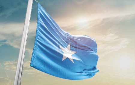 Téléchargez les photos : Somalia waving flag against sky - en image libre de droit