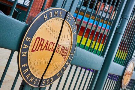 Téléchargez les photos : Image d'Oracle Park Maison de la porte des Giants de San Francisco avec logo au stade de baseball - en image libre de droit