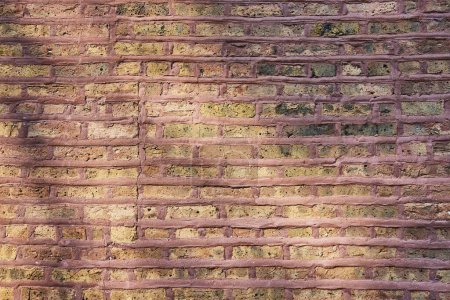 Téléchargez les photos : Image de Mur en brique marron avec coulis rouge, fond texturé actif - en image libre de droit