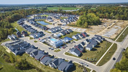 Téléchargez les photos : Agrandissement du développement résidentiel de banlieue à Fort Wayne, Indiana - Vue Aérienne - en image libre de droit