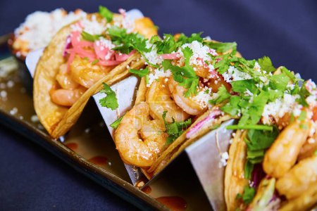 Plat gastronomique de crevettes Taco à Fort Wayne, Indiana, 2017 - Une vue aérienne