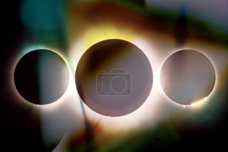 Résumé Trilogie de l'éclipse - Jeu de lumière artistique Bokeh pendant l'éclipse solaire complète à Spiceland, Indiana